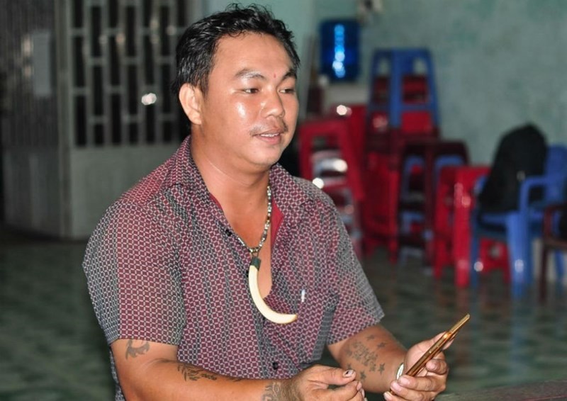 Nhân chứng phát hiện vụ việc. Ảnh: PLO