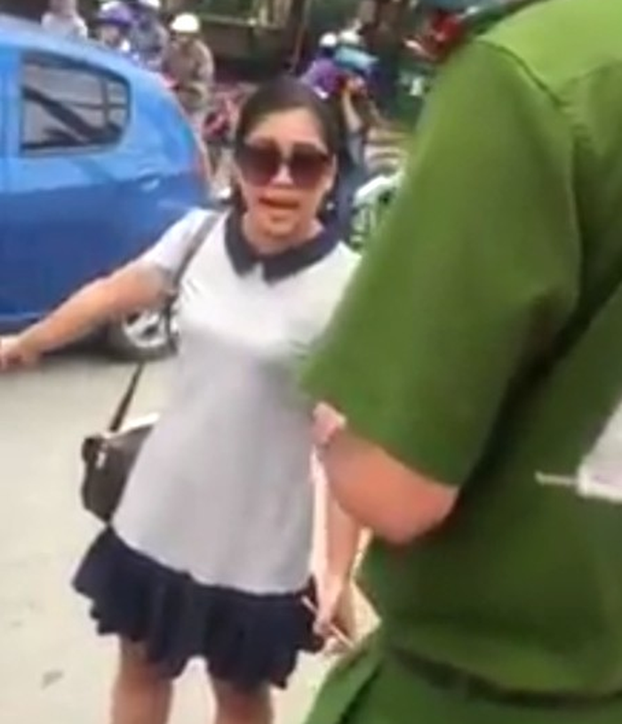 Nữ tài xế phát ngôn 'mạng người không quan trọng'. Ảnh: Tuổi Trẻ