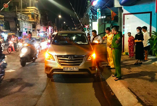 Chiếc xe 7 chỗ gây tai nạn. Ảnh: Dân trí