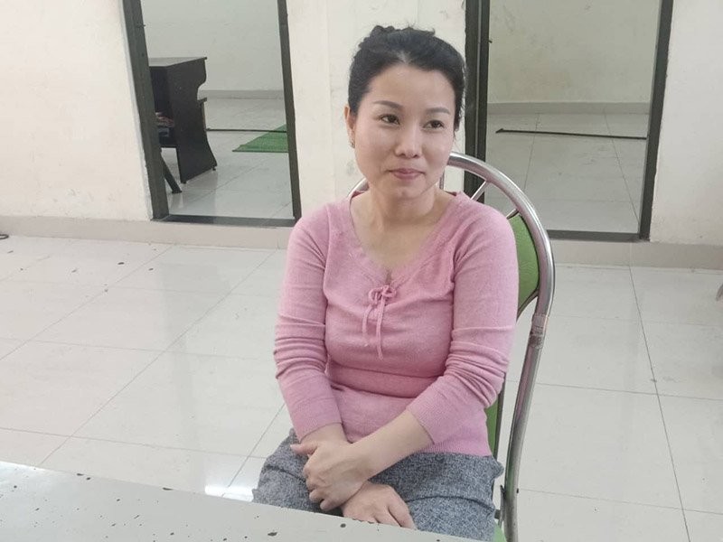 Đối tượng Nguyễn Thị Tú Uyên tại cơ quan công an. Ảnh: VietNamNet