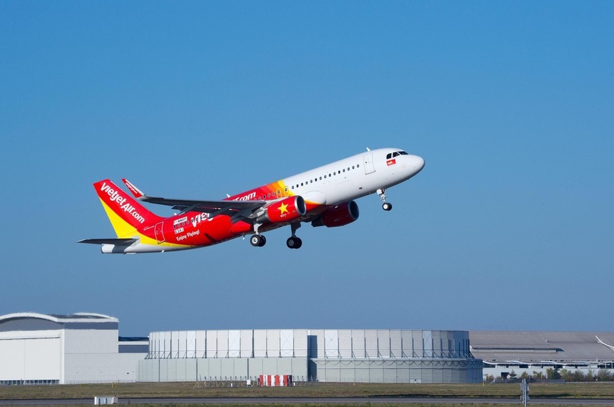 Mừng ngày Giải phóng Thủ đô, bay cùng Vietjet khắp các tỉnh, thành