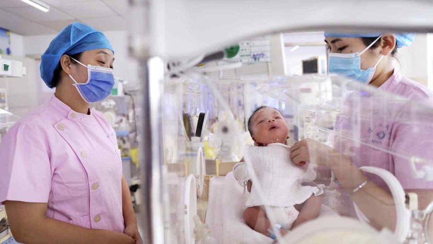 Trung Quốc khuyến khích đảng viên sinh thêm con