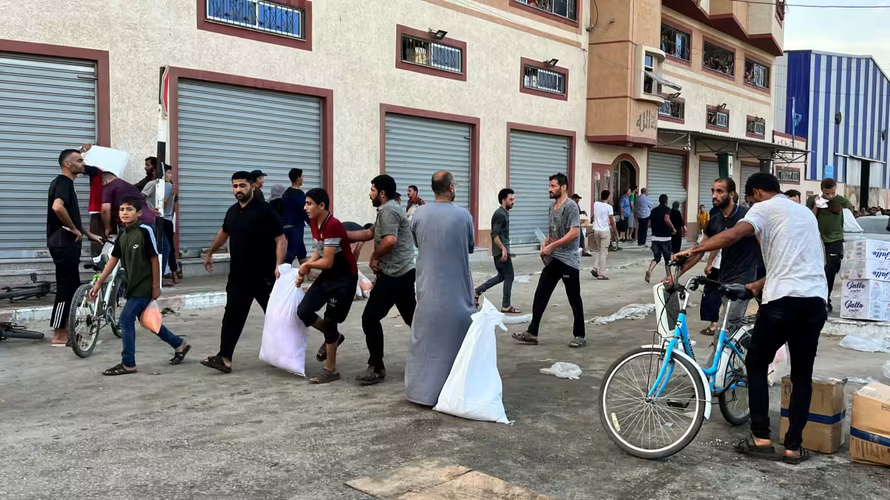 Hàng nghìn người cướp phá kho viện trợ của Liên Hợp Quốc ở Gaza 