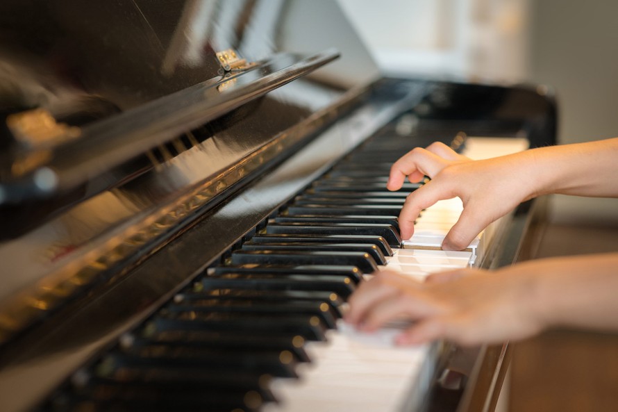 Khi các lớp piano nhường chỗ cho nhạc cụ dân gian 