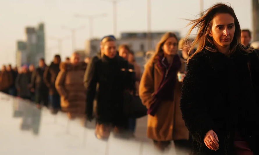 Đà phục hồi kinh tế của Anh bị chững lại