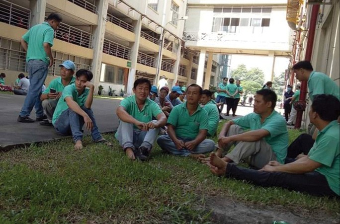 Công nhân Công ty TNHH Theodore Alexander ngừng việc tập thể sáng 26-10