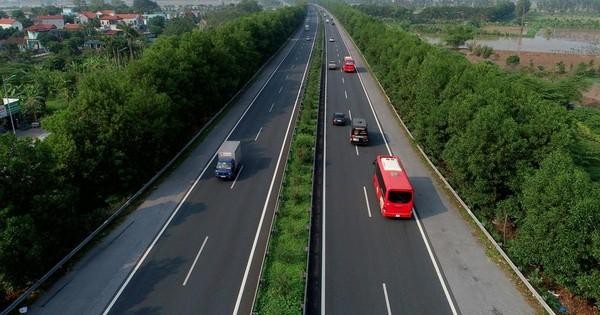 Triển khai thu phí điện tử không dừng đồng bộ trên toàn quốc từ 1/8/2022