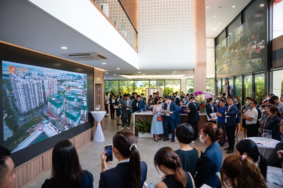 Lãi suất huy động giảm nhanh nhưng lãi suất các khoản vay cũ, nhất là vay mua nhà, của khách hàng cá nhân vẫn đang chờ giảm