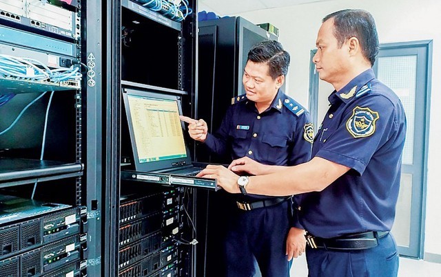 Thủ tướng Chính phủ chỉ đạo tiếp tục đẩy mạnh chuyển đổi số trong lĩnh vực hải quan