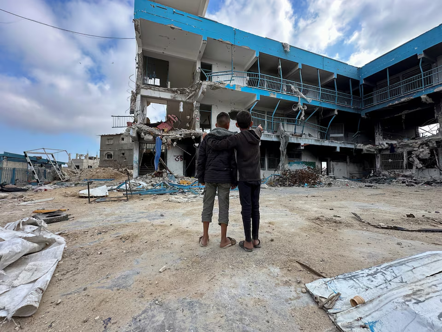 Trẻ em Gaza mơ về những mái trường lành lặn