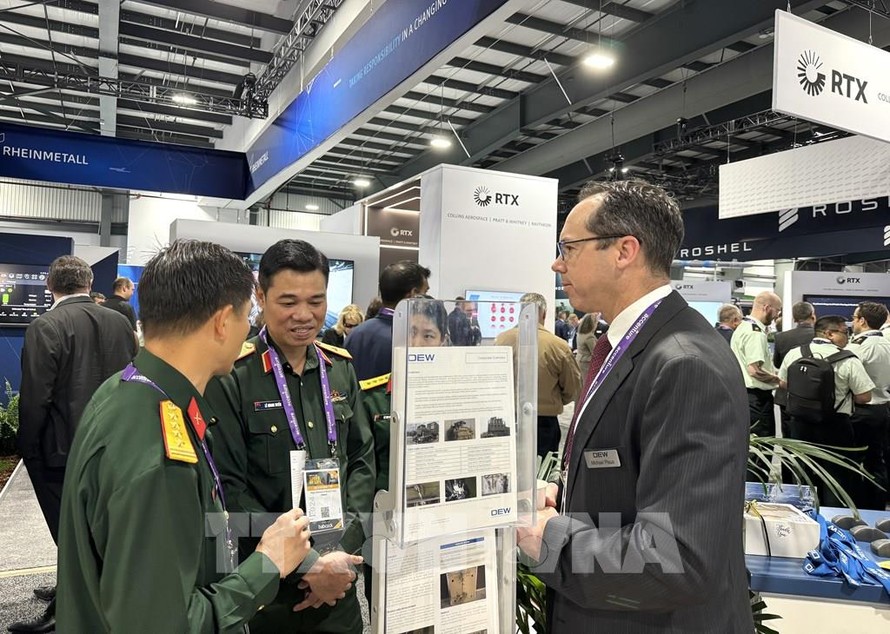 Bộ Quốc phòng Việt Nam tham dự Triển lãm Quốc phòng và An ninh quốc tế 2024 tại Canada