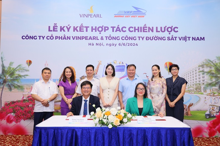 Tổng công ty Đường sắt Việt Nam và Vinpearl ký kết hợp tác thúc đẩy phát triển du lịch 