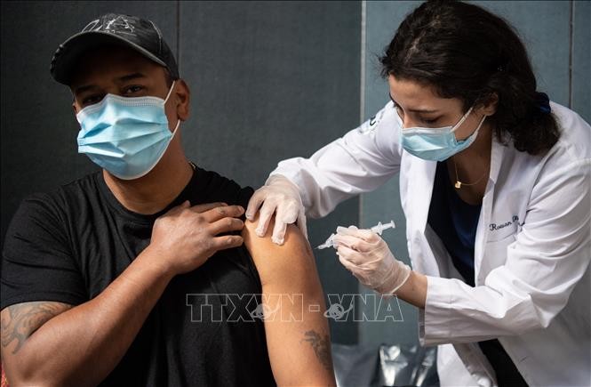 Chính phủ Mỹ tài trợ 500 triệu USD nghiên cứu các vaccine mới ngừa COVID-19