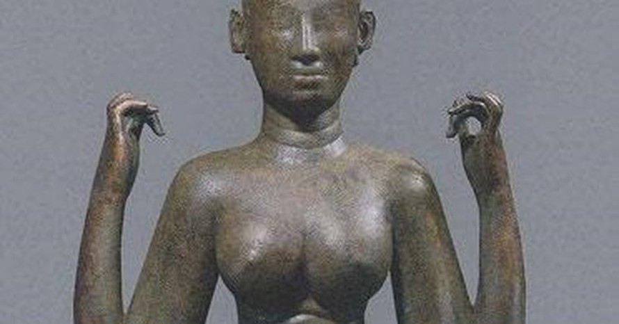 Tiếp nhận cổ vật tượng đồng Nữ thần Durga quý hiếm về Việt Nam
