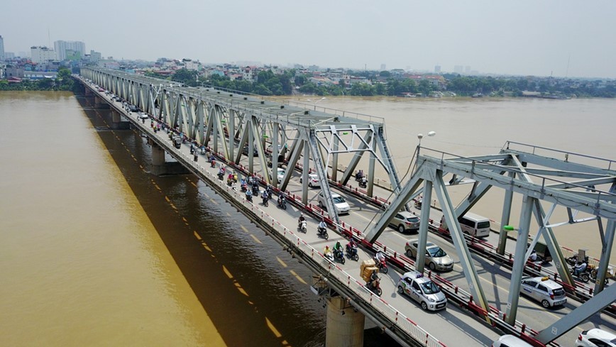 Nước lũ nhiều sông lên báo động 3, Hà Nội cấm xe tải có tải trọng lớn lưu thông trên cầu Chương Dương