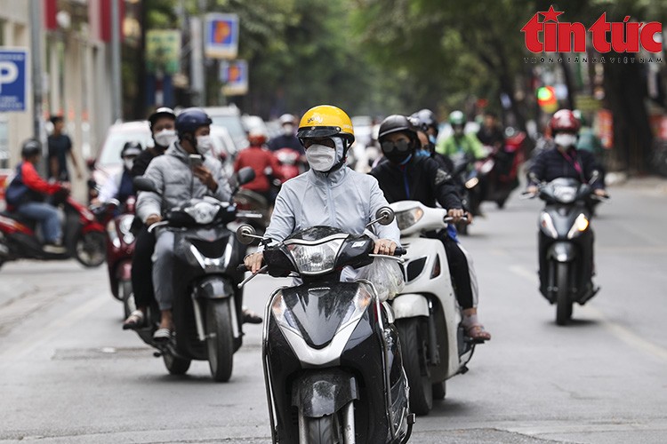 Không khí lạnh di chuyển xuống Trung Bộ, trời rét