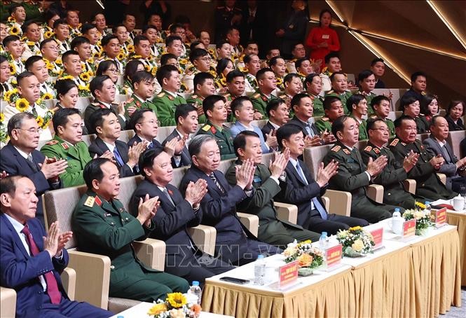 Tổng Bí thư Tô Lâm dự Chương trình giao lưu nghệ thuật chính luận “Sống trong lòng dân”