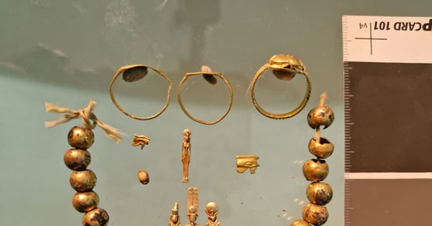 Ai Cập phát hiện bộ sưu tập trang sức từ 2.600 năm tuổi