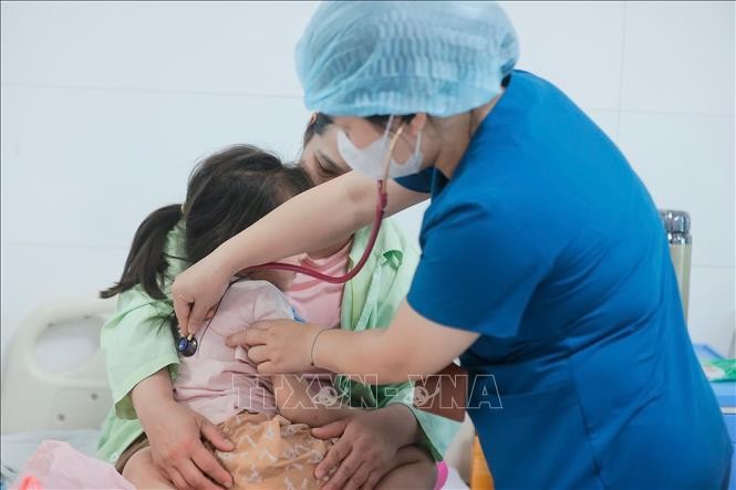 Kiểm soát bệnh sởi: Chủ động khống chế, bao phủ vaccine
