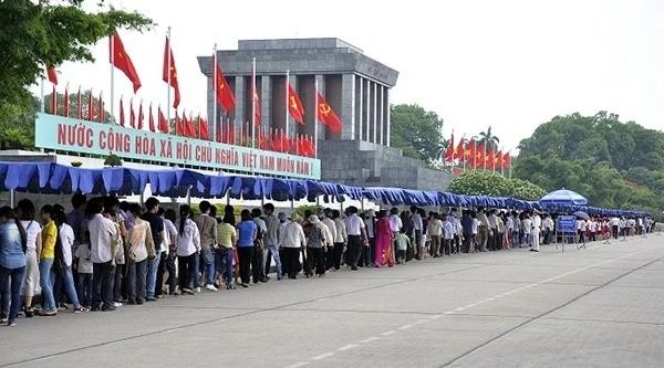 Tạm dừng tổ chức vào Lăng viếng Chủ tịch Hồ Chí Minh