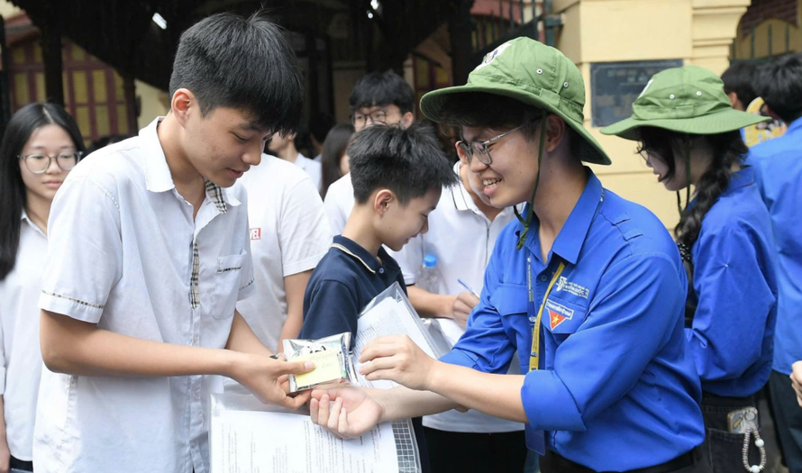 Thí sinh Hà Nội kết thúc kỳ thi vào lớp 10