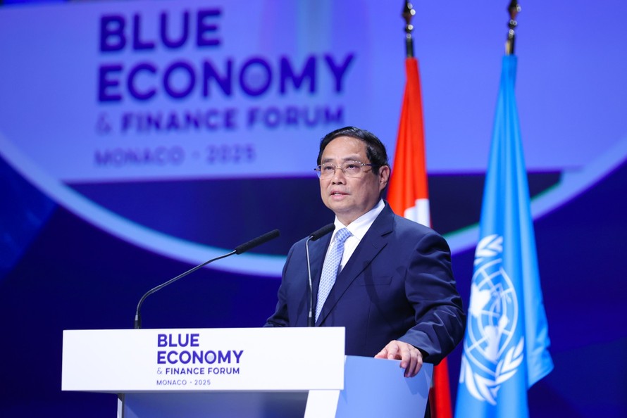 Là khách mời chính của Diễn đàn Kinh tế và Tài chính xanh, Thủ tướng Phạm Minh Chính có bài phát biểu quan trọng tại phiên toàn thể về bảo đảm quản trị và tài chính đại dương bền vững. Ảnh: VGP/Nhật Bắc.