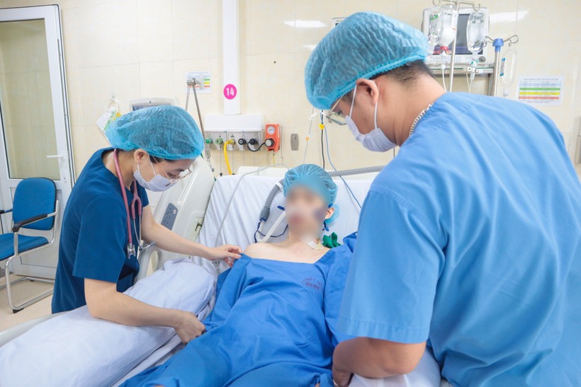 Sau nhiều ngày điều trị tích cực, đến nay, người bệnh đã qua cơn nguy kịch, cai được máy thở. 