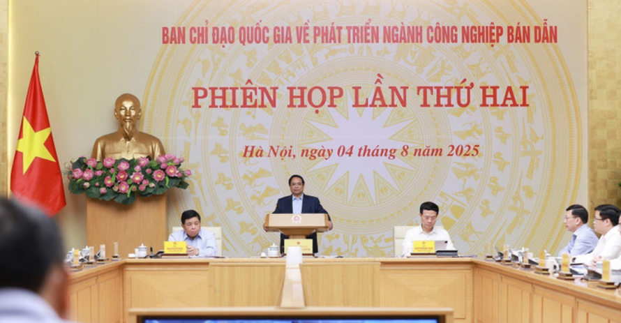 Thủ tướng Phạm Minh Chính chủ trì phiên họp lần thứ hai của Ban Chỉ đạo Quốc gia về phát triển ngành công nghiệp bán dẫn.