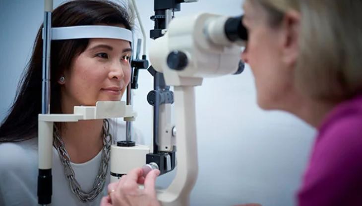 Đột phá kỹ thuật chỉnh thị lực bằng điện, không cần phẫu thuật