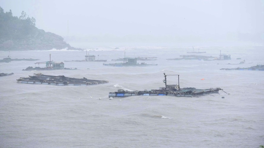 Thủ tướng chỉ đạo tập trung khắc phục hậu quả bão số 5 và ứng phó mưa lũ sau bão