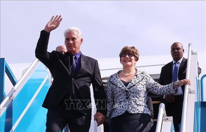 Bí thư thứ Nhất, Chủ tịch nước Cuba và Phu nhân đến Hà Nội, bắt đầu thăm cấp Nhà nước, dự Lễ kỷ niệm 80 năm Quốc khánh Việt Nam