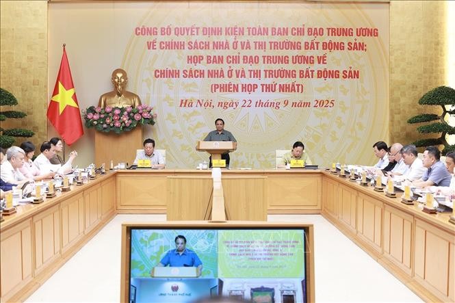Thủ tướng Phạm Minh Chính chủ trì phiên họp lần thứ nhất của Ban Chỉ đạo Trung ương về chính sách nhà ở và thị trường bất động sản. Ảnh: Dương Giang/TTXVN.