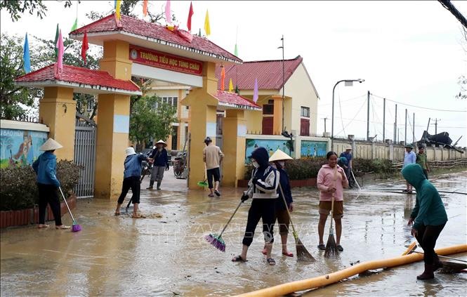 Xử lý nhanh điểm ô nhiễm để ngăn chặn dịch bệnh sau thiên tai