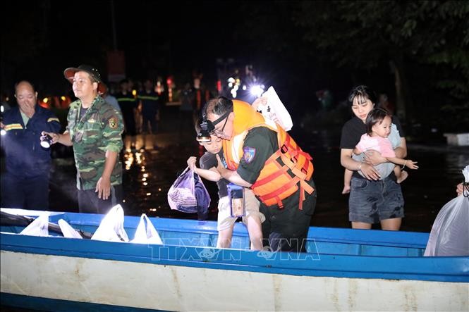 Bộ Tổng Tham mưu yêu cầu các đơn vị tập trung phòng, chống lũ ống, lũ quét, sạt lở đất