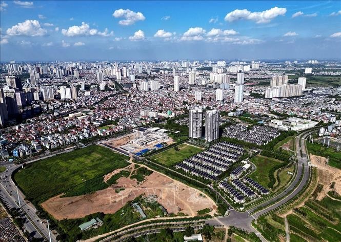 Thủ tướng Chính phủ yêu cầu quyết liệt thực hiện các giải pháp để tăng nguồn cung, giảm giá nhà ở, bất động sản