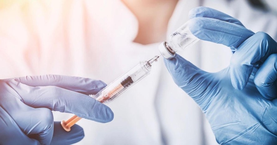 Pháp đẩy mạnh tiêm vaccine cúm trước mùa Đông