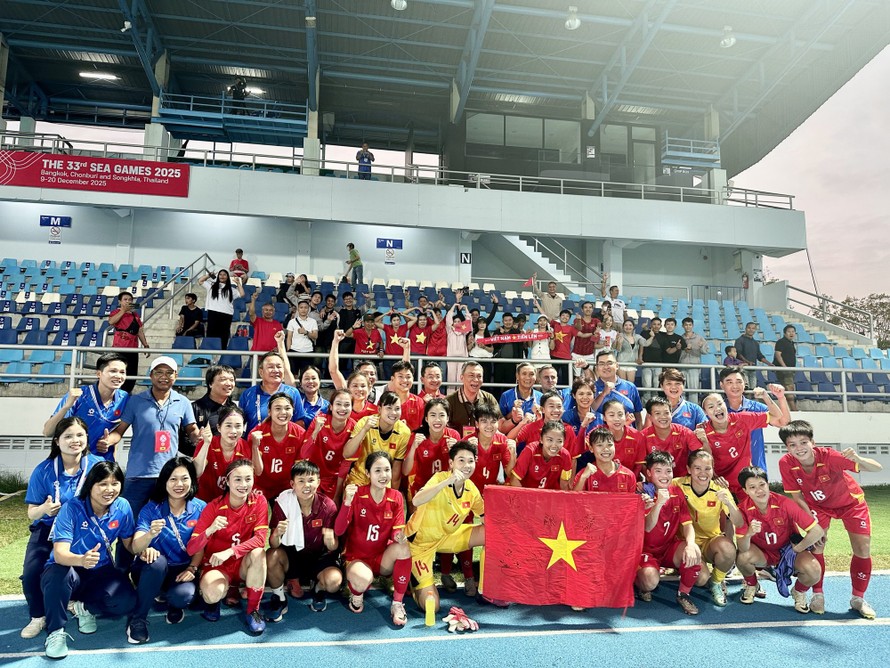 Thủ tướng Phạm Minh Chính gửi lời chúc mừng hai đội tuyển bóng đá Việt Nam tại SEA Games 33