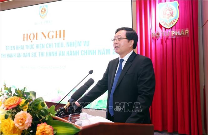 Phó Thủ tướng Hồ Quốc Dũng: Để cơ quan thi hành án dân sự trở thành biểu tượng của công lý và niềm tin của nhân dân​