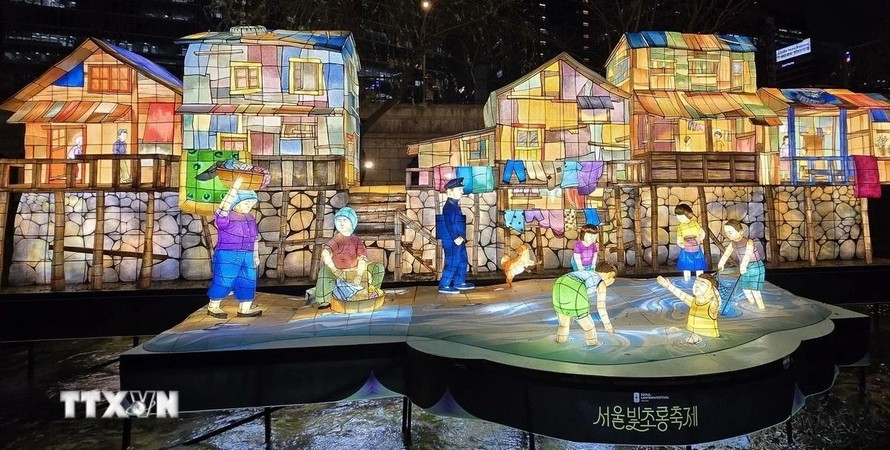 Rực rỡ Lễ hội đèn lồng Seoul 2025 đón Giáng sinh và năm mới