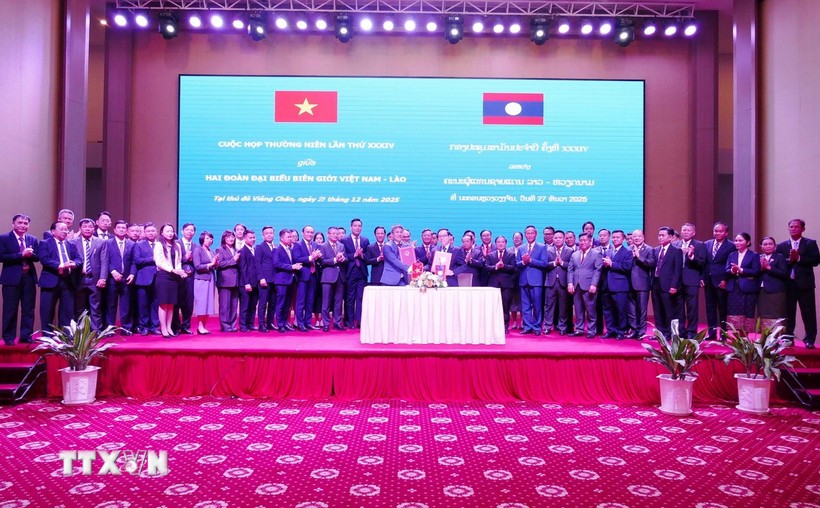 Việt Nam - Lào thắt chặt hợp tác quản lý, phát triển biên giới