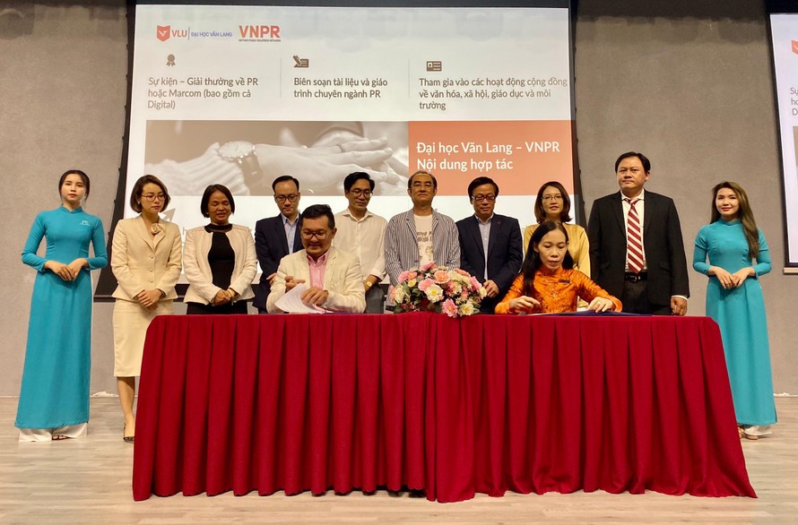 Đại học Văn Lang và VNPR hợp tác phát triển nghề quan hệ công chúng 