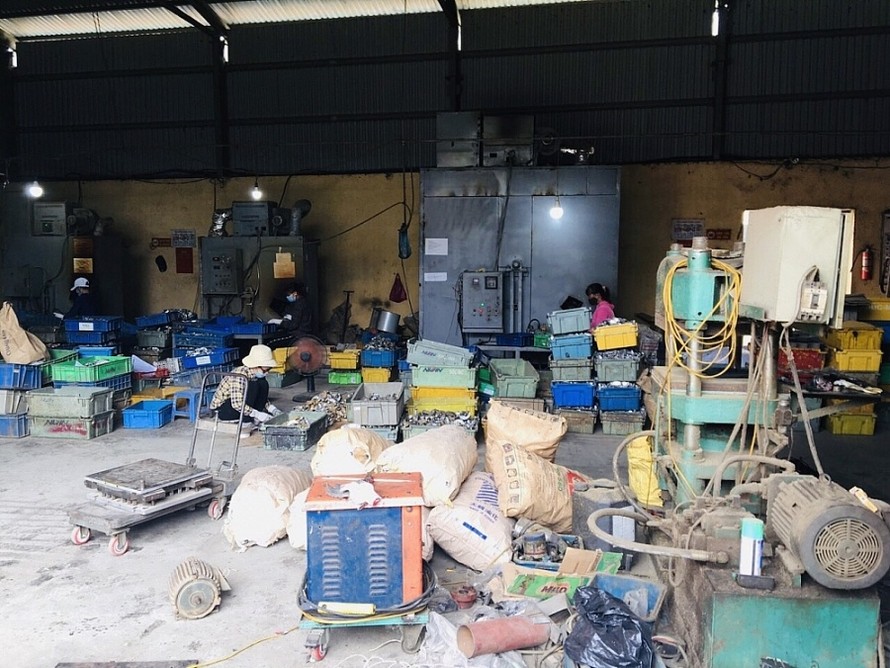 Thu giữ hàng trăm phụ tùng xe máy giả mạo nhãn hiệu Yamaha