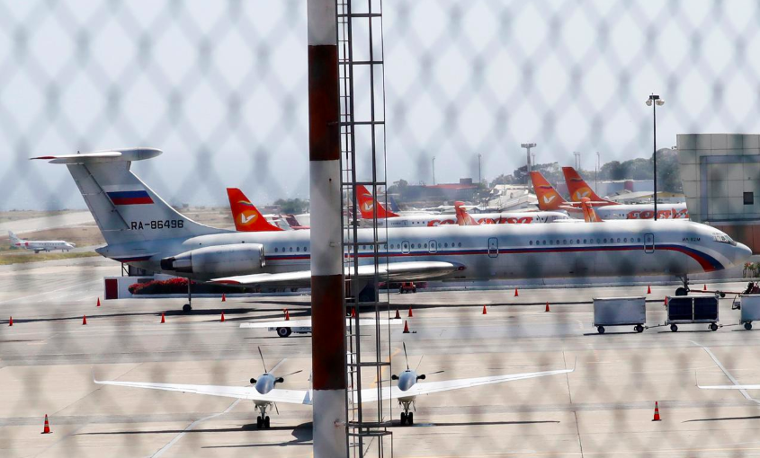 Máy bay Nga được nhìn thấy tại sân bay Caracas hôm thứ Bảy (23/3)