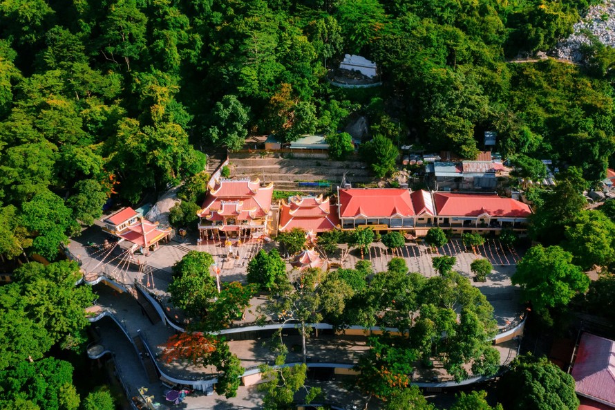 Hệ thống chùa Bà tại núi Bà Đen. Ảnh: Sun World Ba Den Mountain