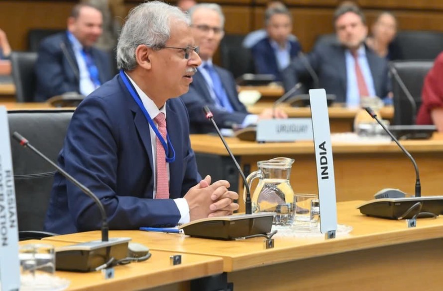 Thứ trưởng Ngoại giao phụ trách phương Đông của Ấn Độ Jaideep Mazumdar.