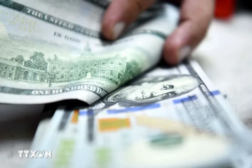 Đồng USD giảm xuống mức thấp nhất trong ba năm do quan ngại về Fed