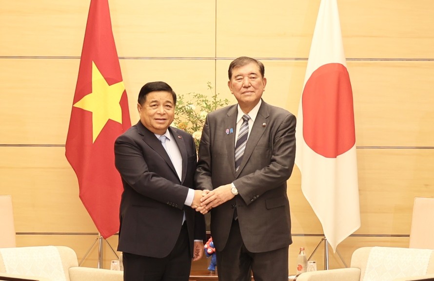 Phó Thủ tướng Nguyễn Chí Dũng hội kiến Thủ tướng Nhật Bản Ishiba Shigeru.Ảnh: VGP/Thu Sa