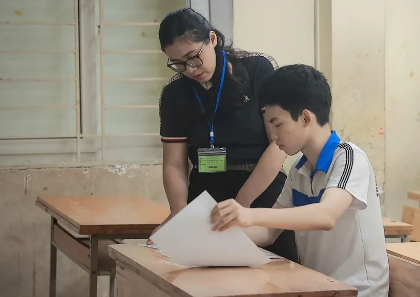 Thí sinh Hà Nội dự thi vào lớp 10. Ảnh: Hoài Nam/Vietnam+
