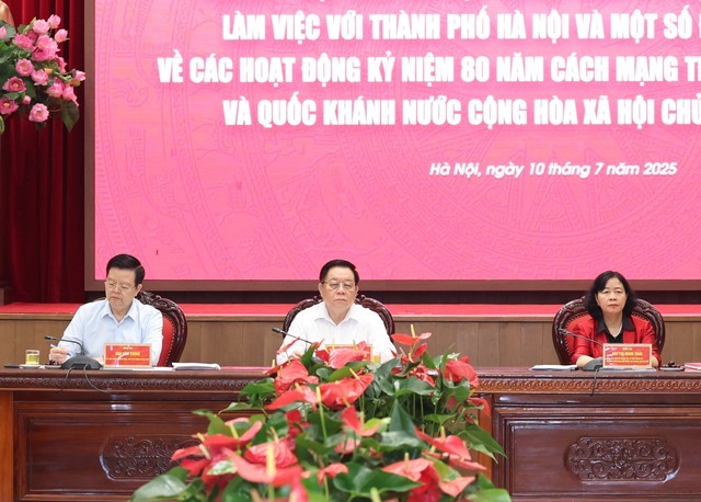 Thường trực Ban Chỉ đạo Trung ương kỷ niệm các ngày lễ lớn làm việc với TP. Hà Nội.