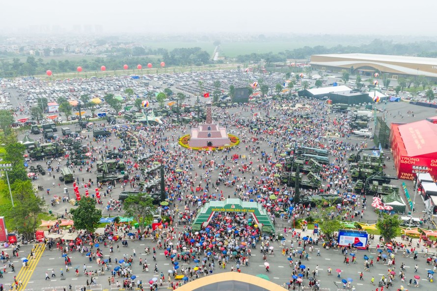 Triển lãm Thành tựu đất nước tại VEC thu hút hàng trăm nghìn lượt khách mỗi ngày, cao điểm lên tới hơn 1 triệu khách/ngày